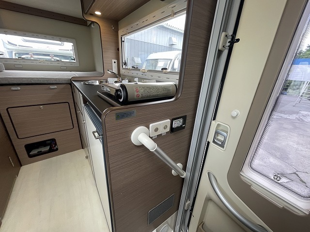 キャンピングカーキャブコン