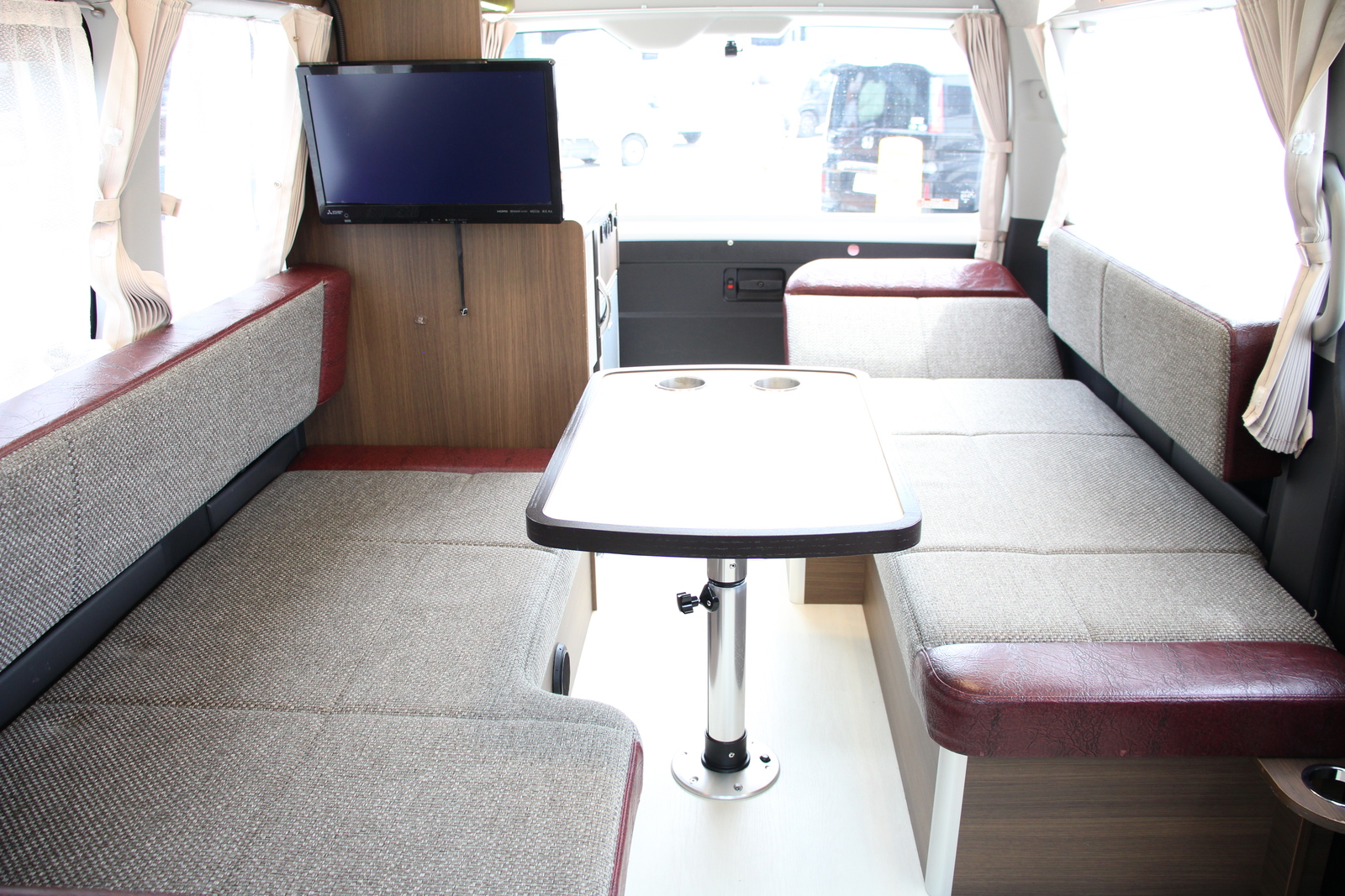 キャンピングカーバンコン