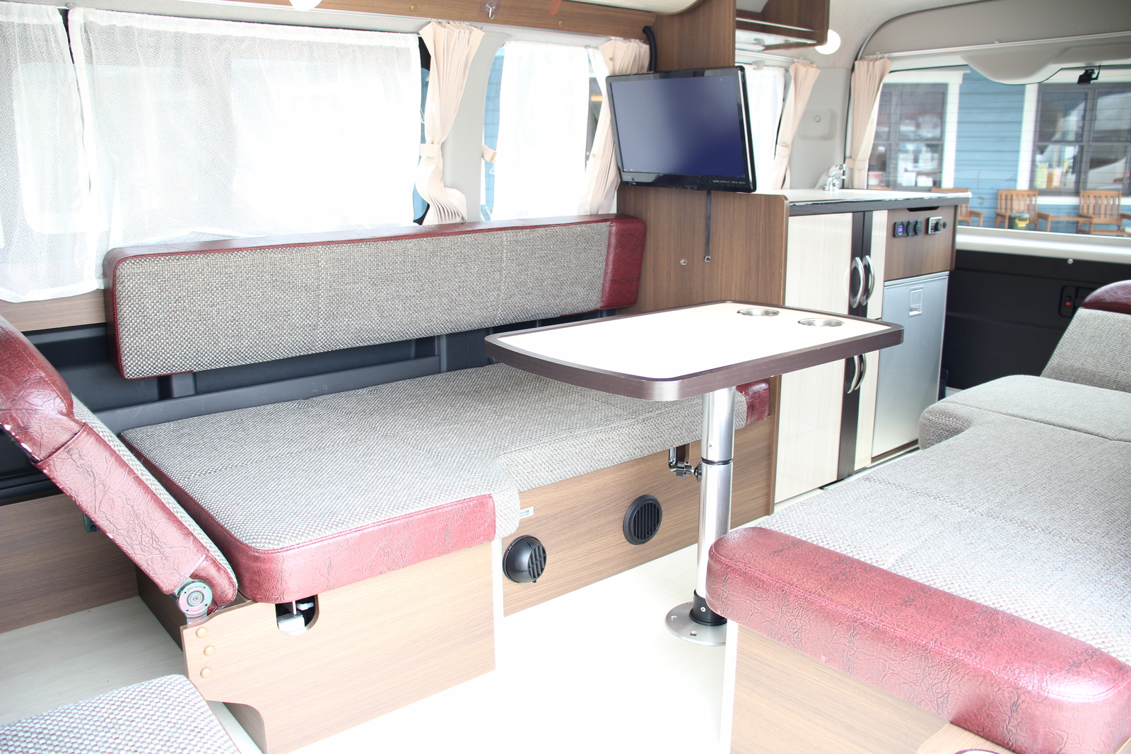 キャンピングカーバンコン