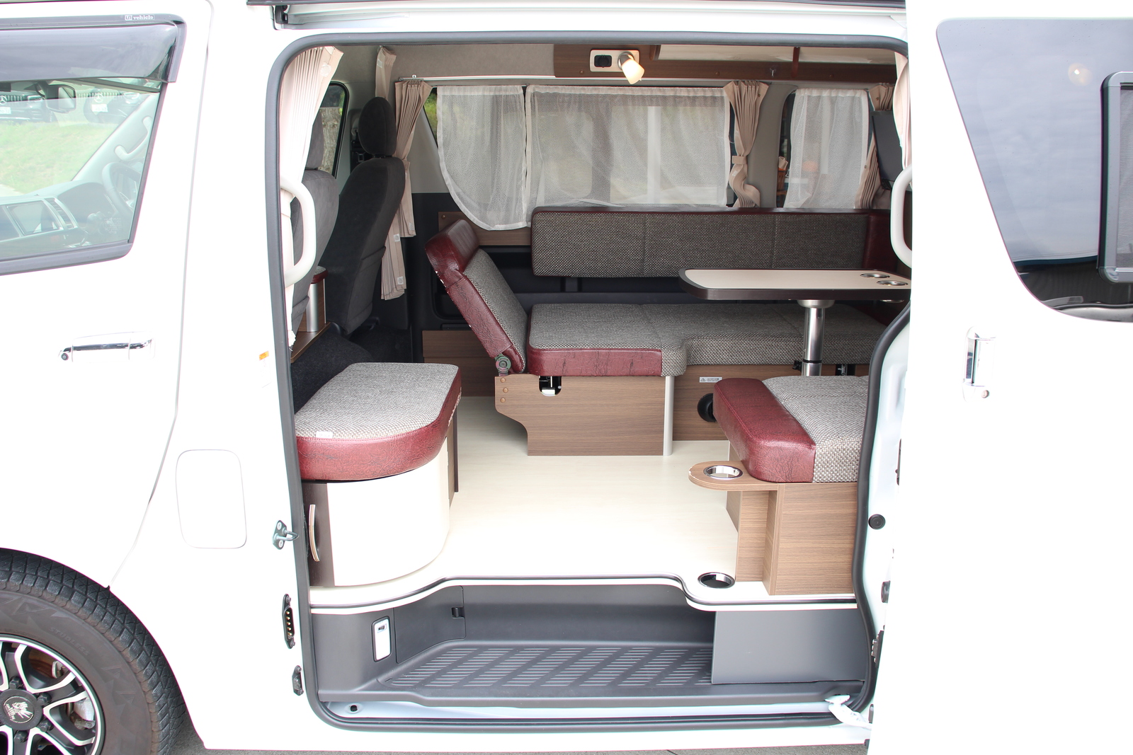 キャンピングカーバンコン