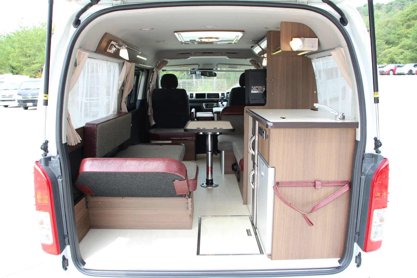 キャンピングカーバンコン