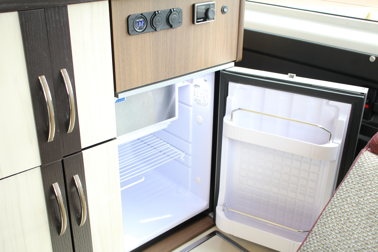 キャンピングカーバンコン