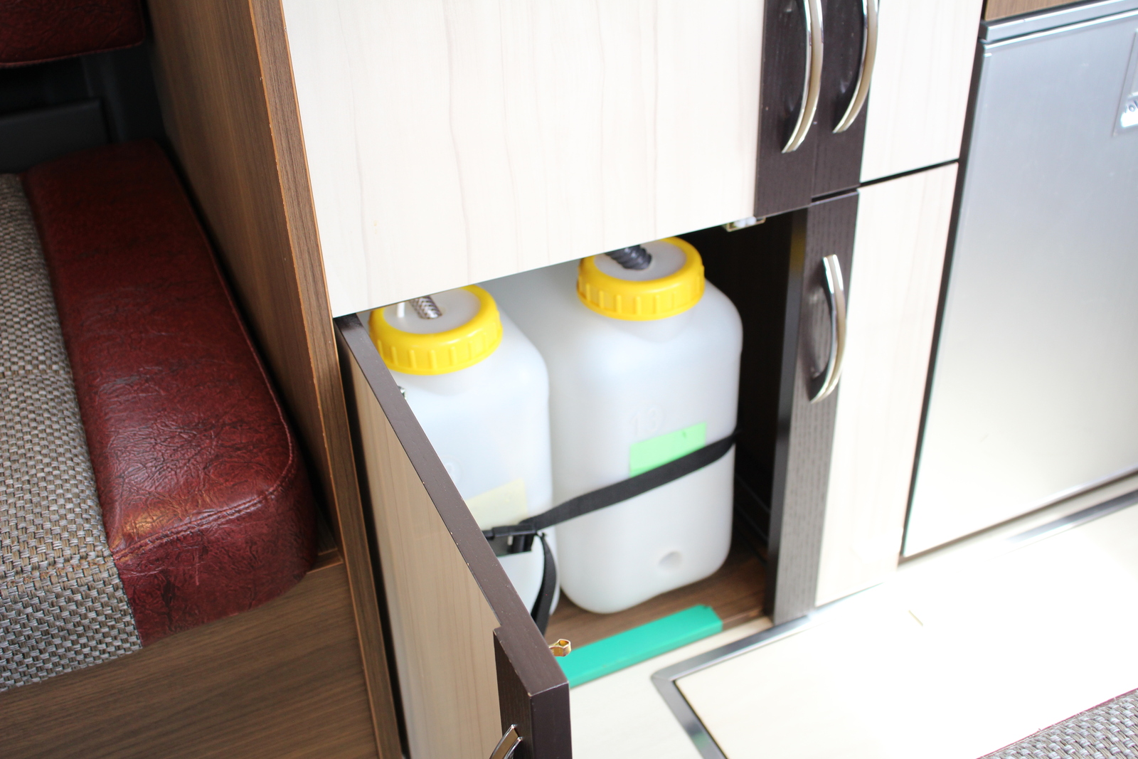 キャンピングカーバンコン