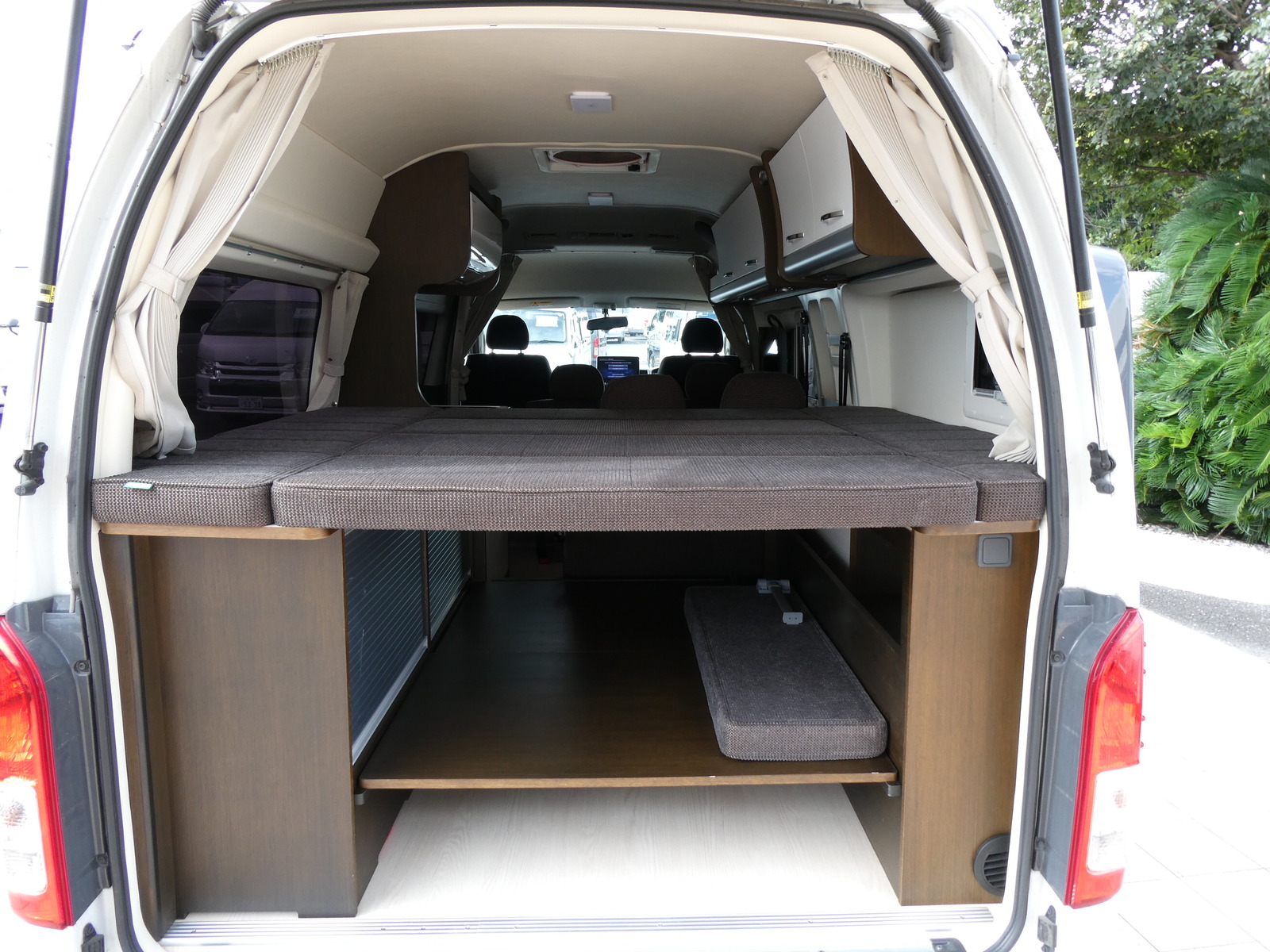 キャンピングカーバンコン