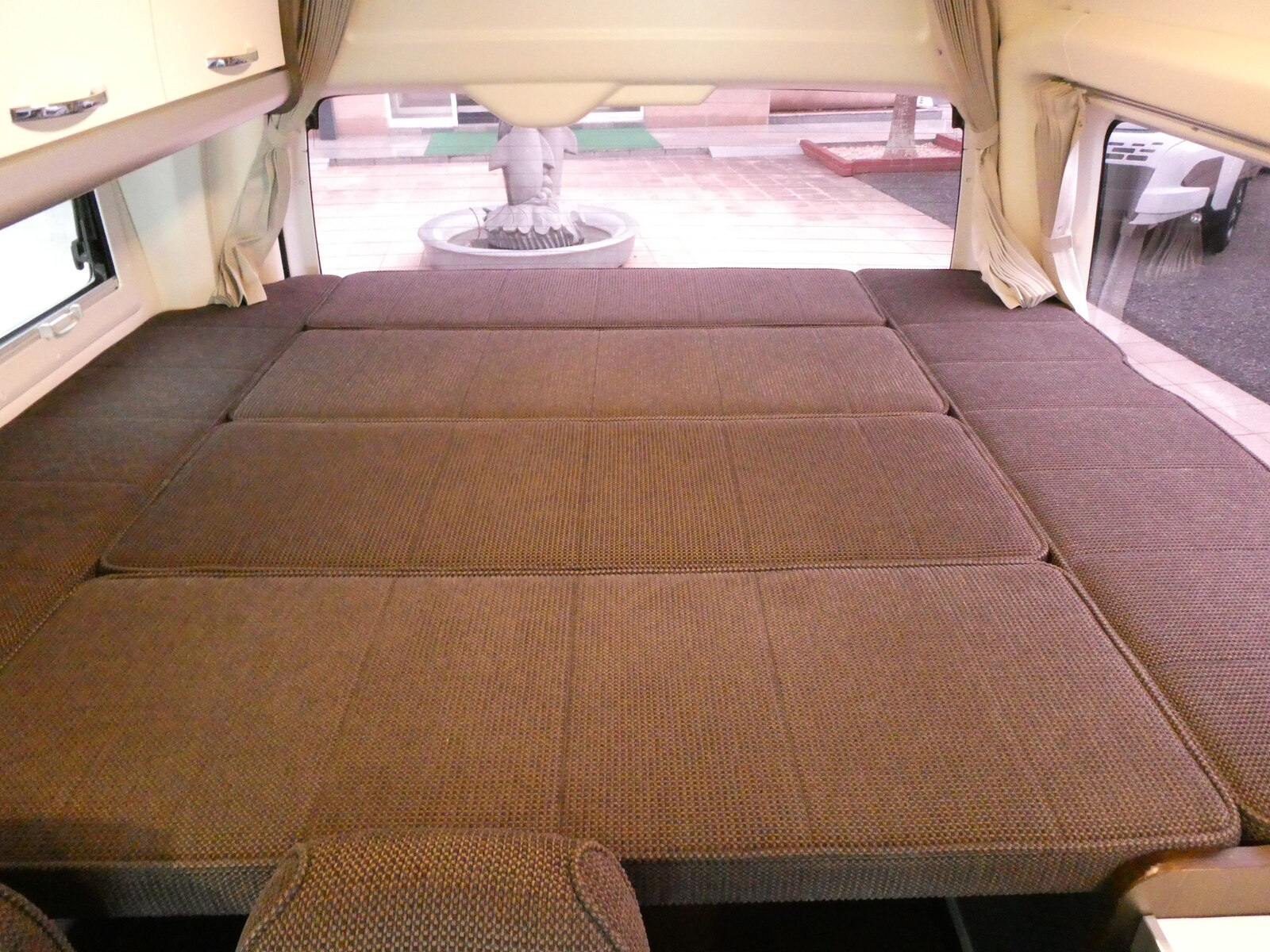 キャンピングカーバンコン