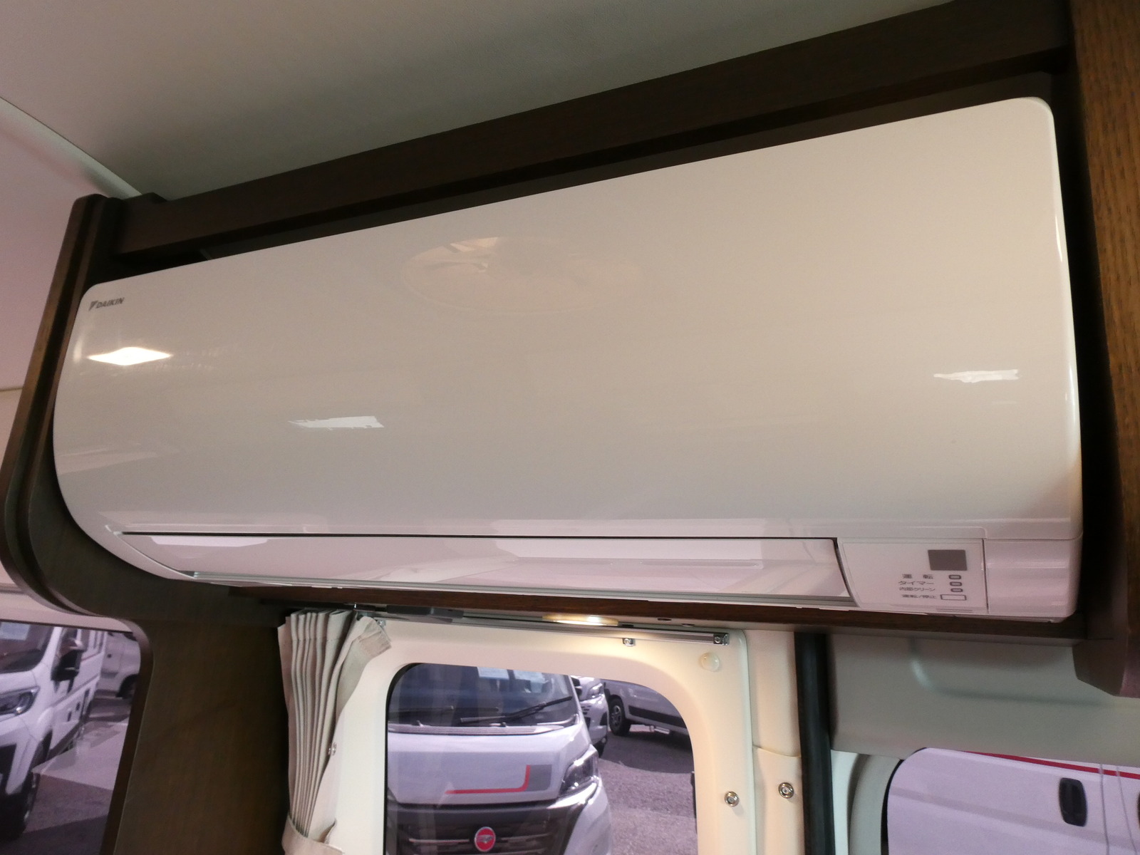 キャンピングカーバンコン