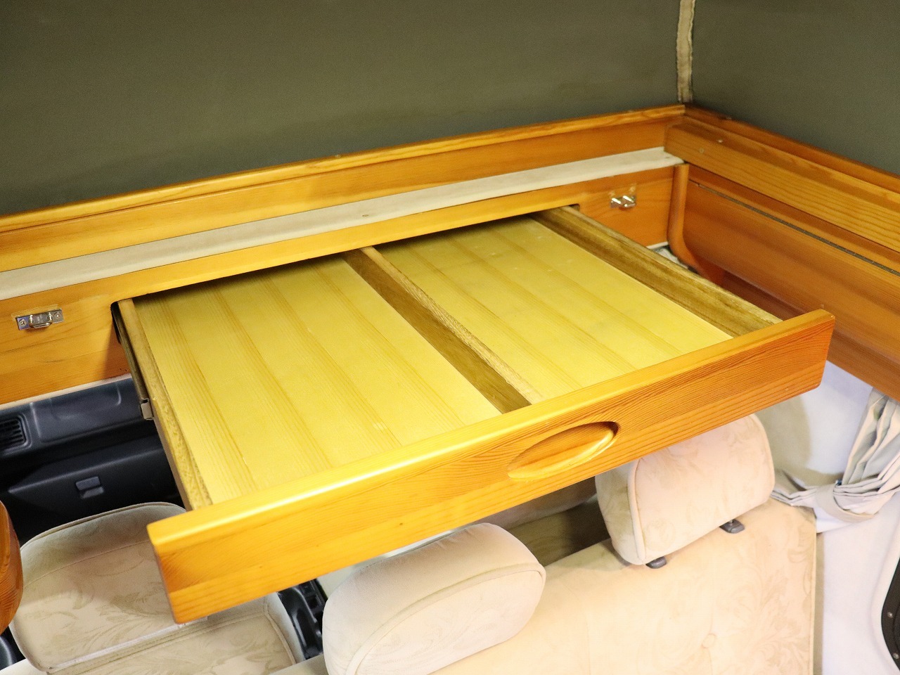 キャンピングカー軽キャンパー