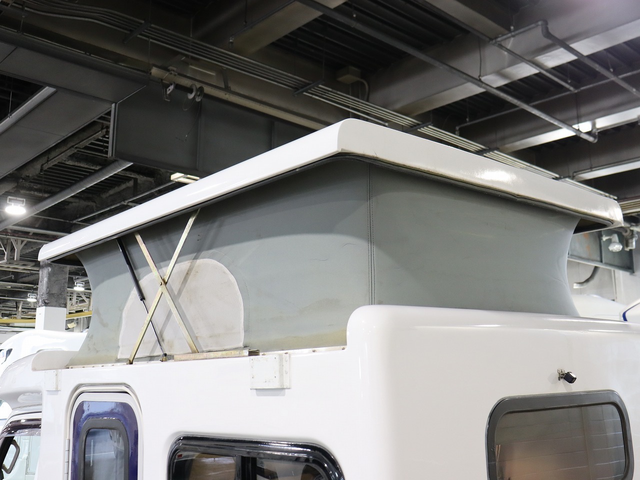 キャンピングカー軽キャンパー