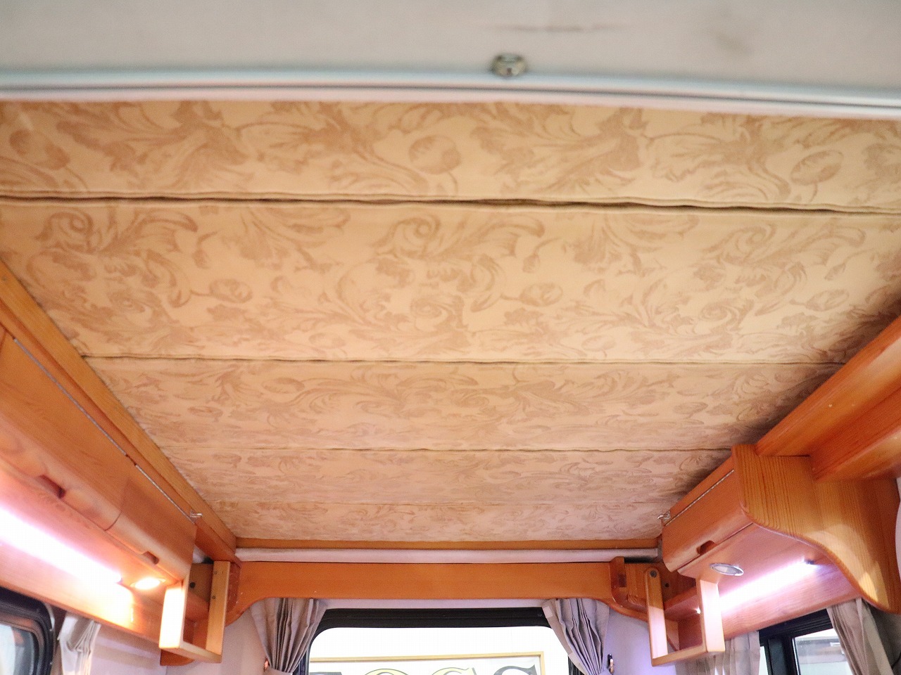 キャンピングカー軽キャンパー