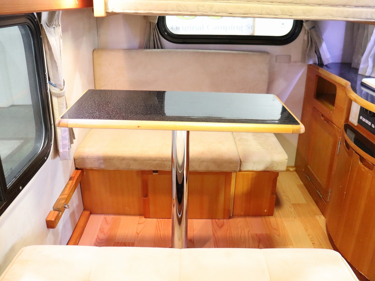 キャンピングカー軽キャンパー