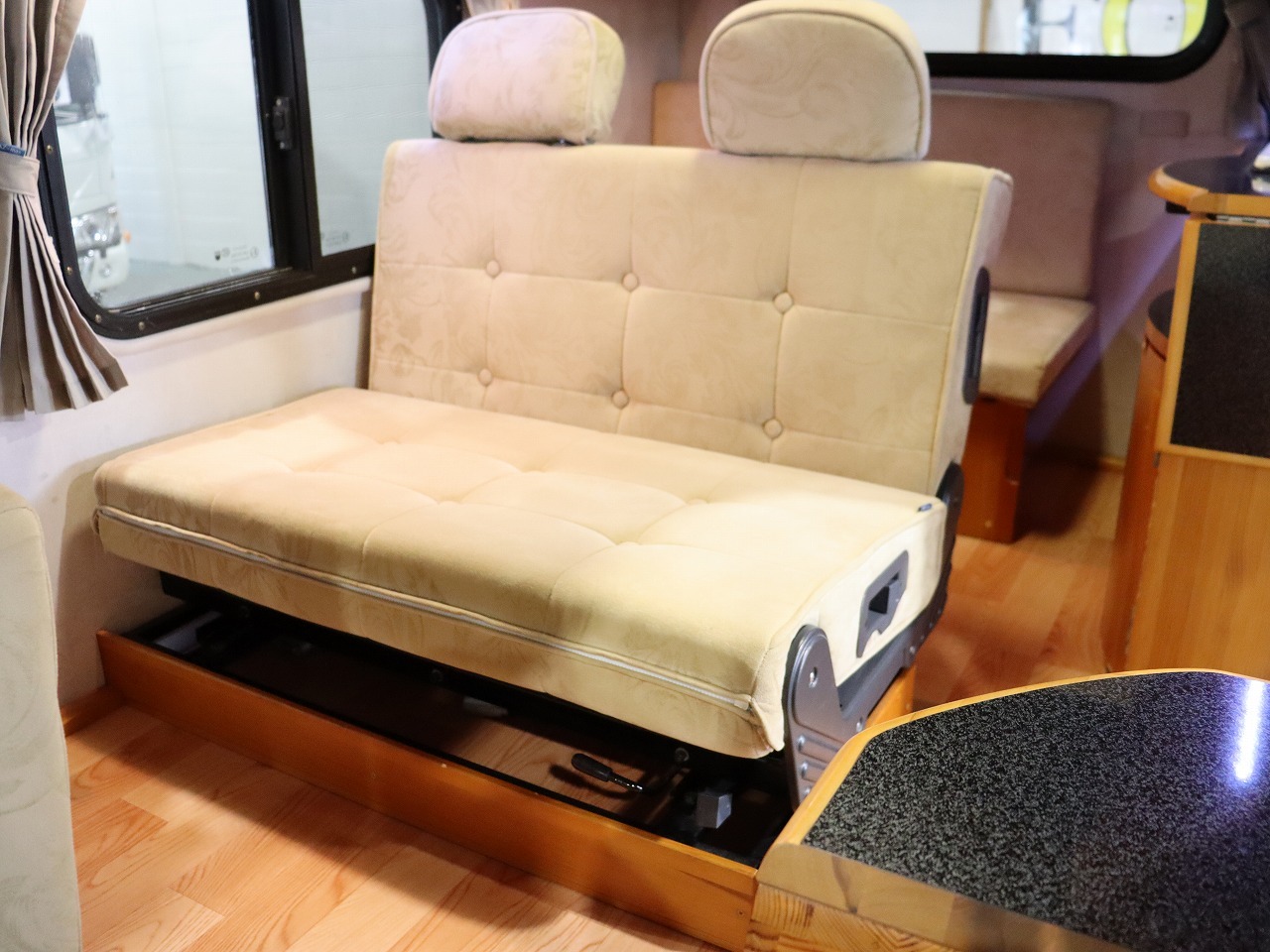 キャンピングカー軽キャンパー