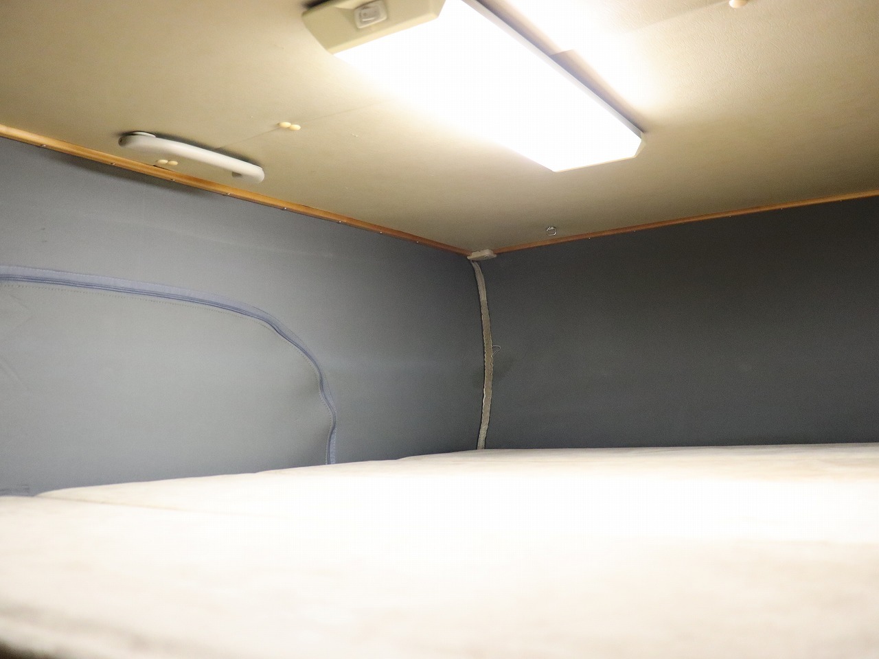 キャンピングカー軽キャンパー