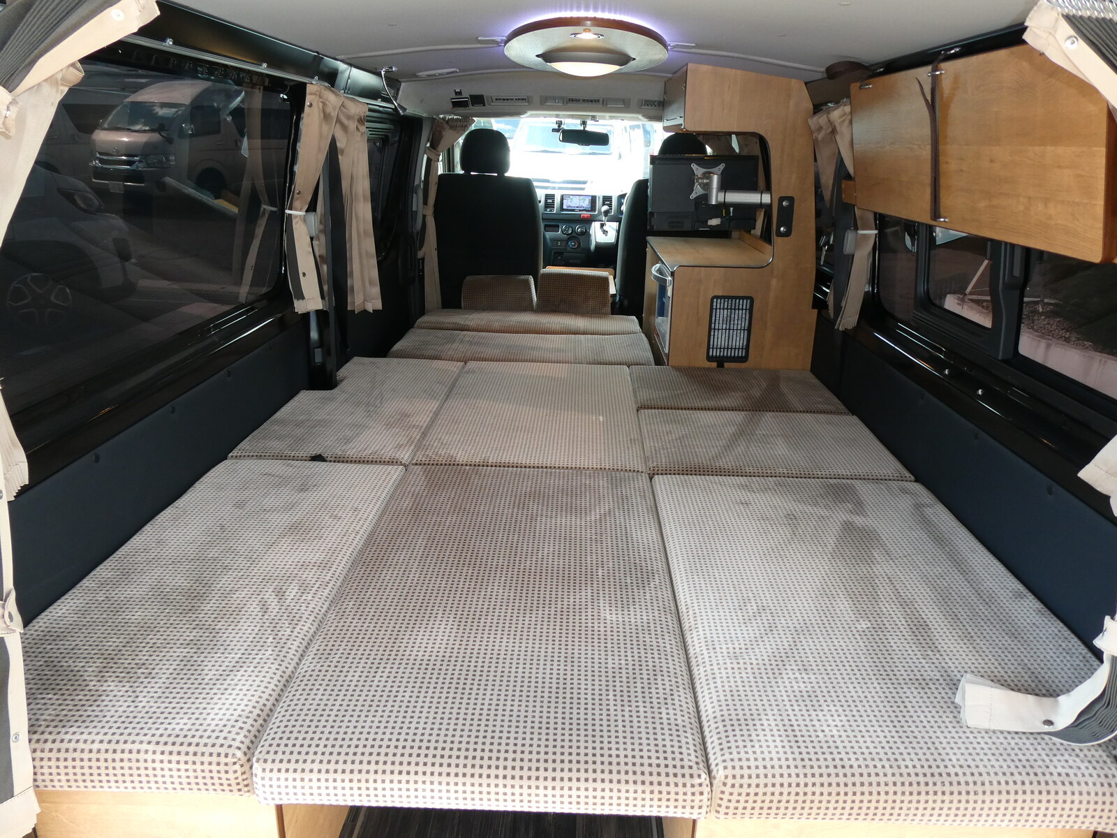 キャンピングカーバンコン