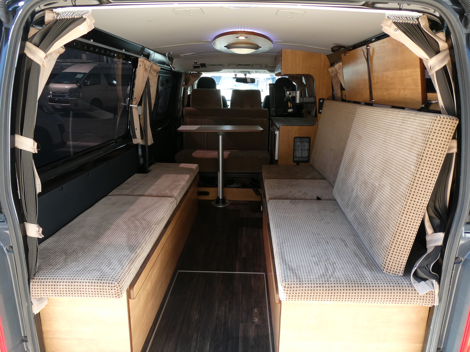 キャンピングカーバンコン