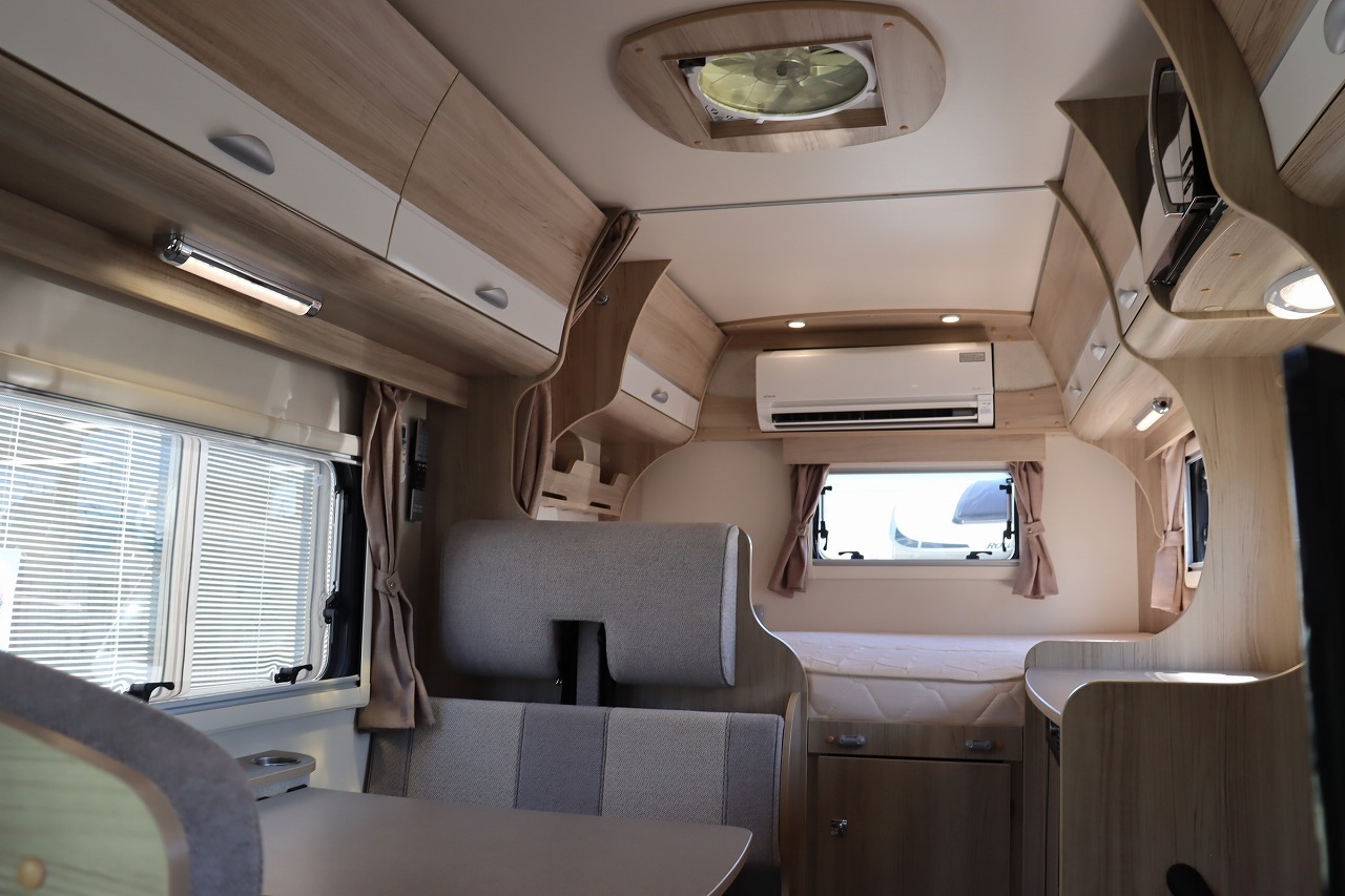 キャンピングカーキャブコン