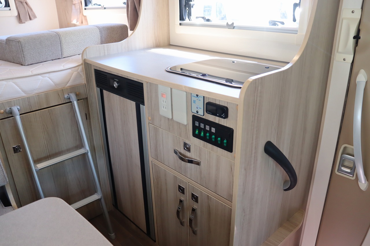 キャンピングカーキャブコン