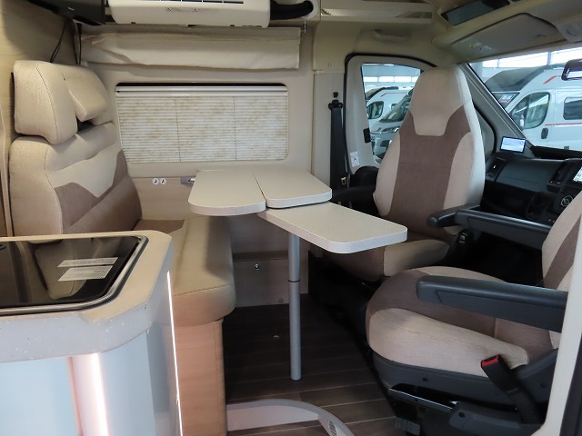 キャンピングカーバンコン