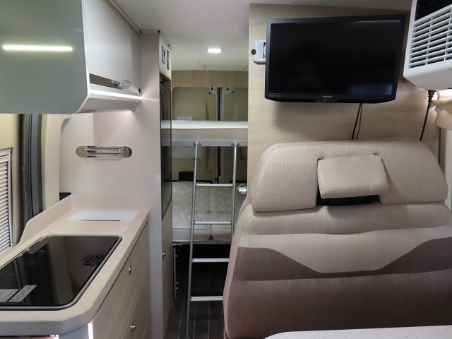 キャンピングカーバンコン