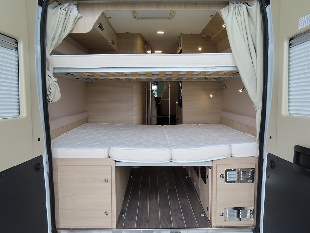 キャンピングカーバンコン