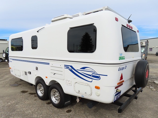 キャンピングカートレーラー