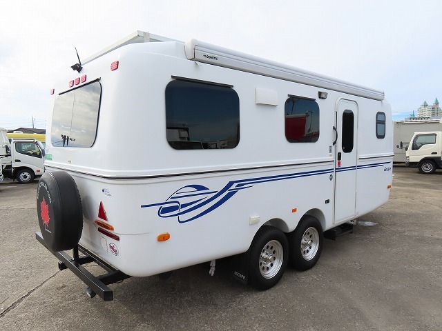 キャンピングカートレーラー