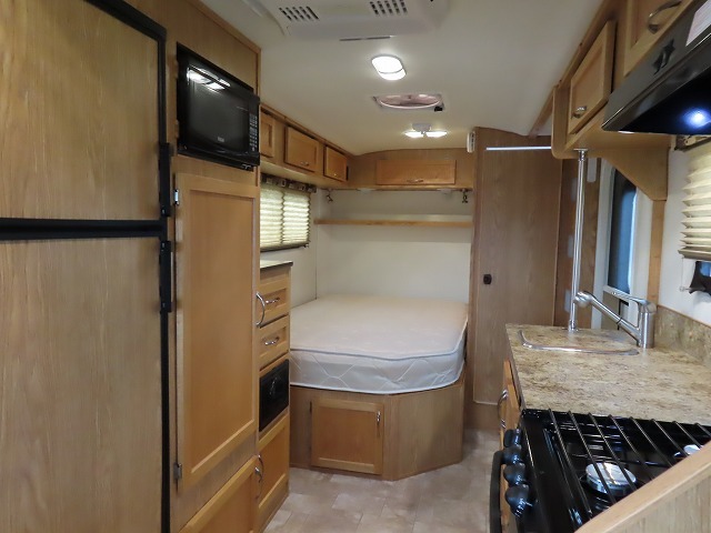 キャンピングカートレーラー