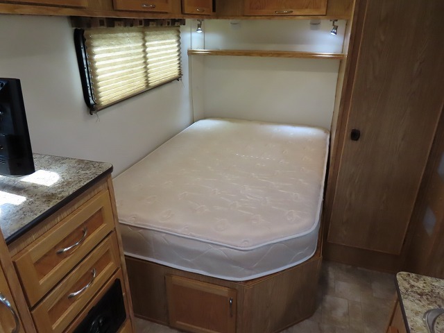 キャンピングカートレーラー