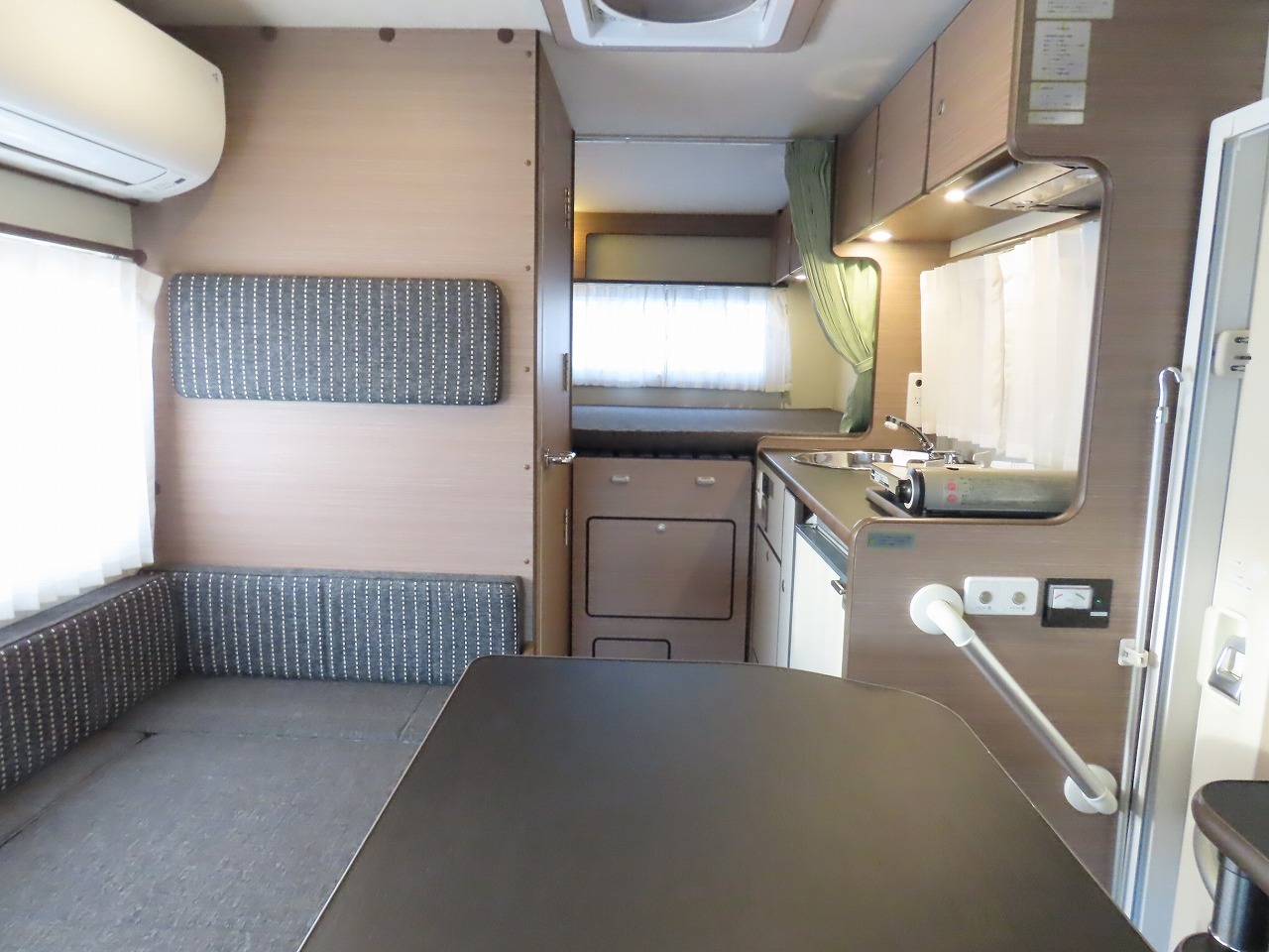 キャンピングカーキャブコン