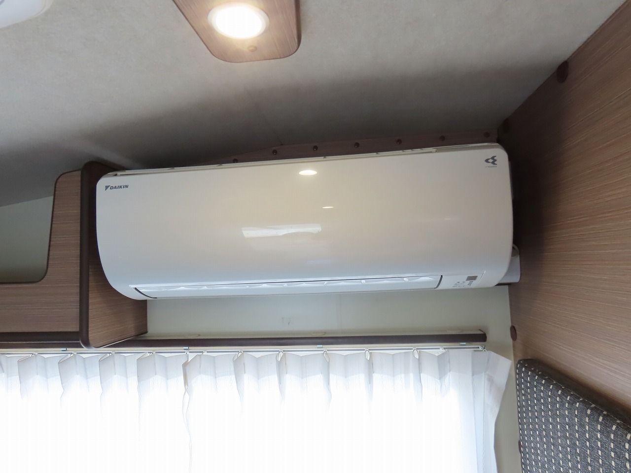 キャンピングカーキャブコン