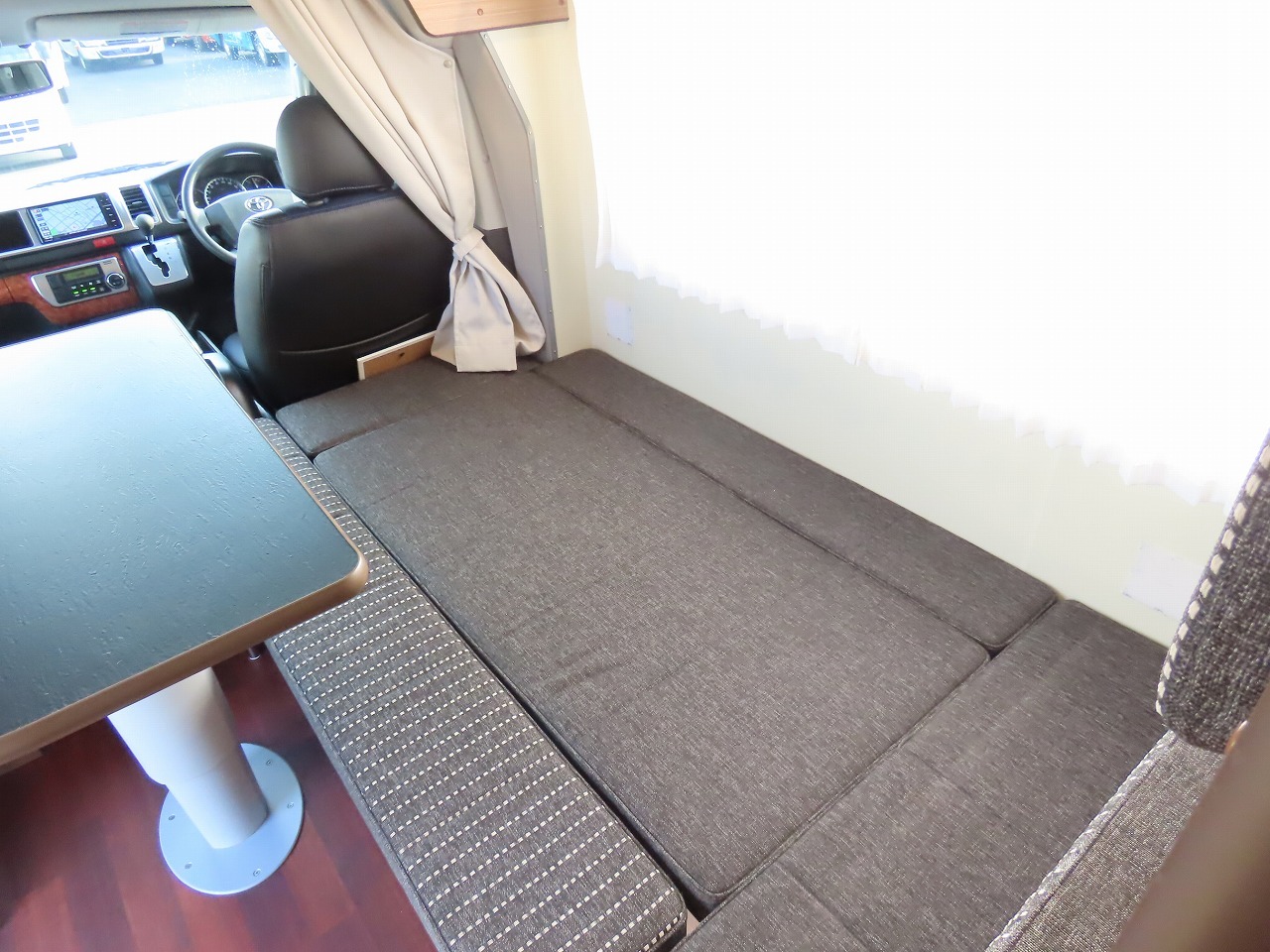 キャンピングカーキャブコン