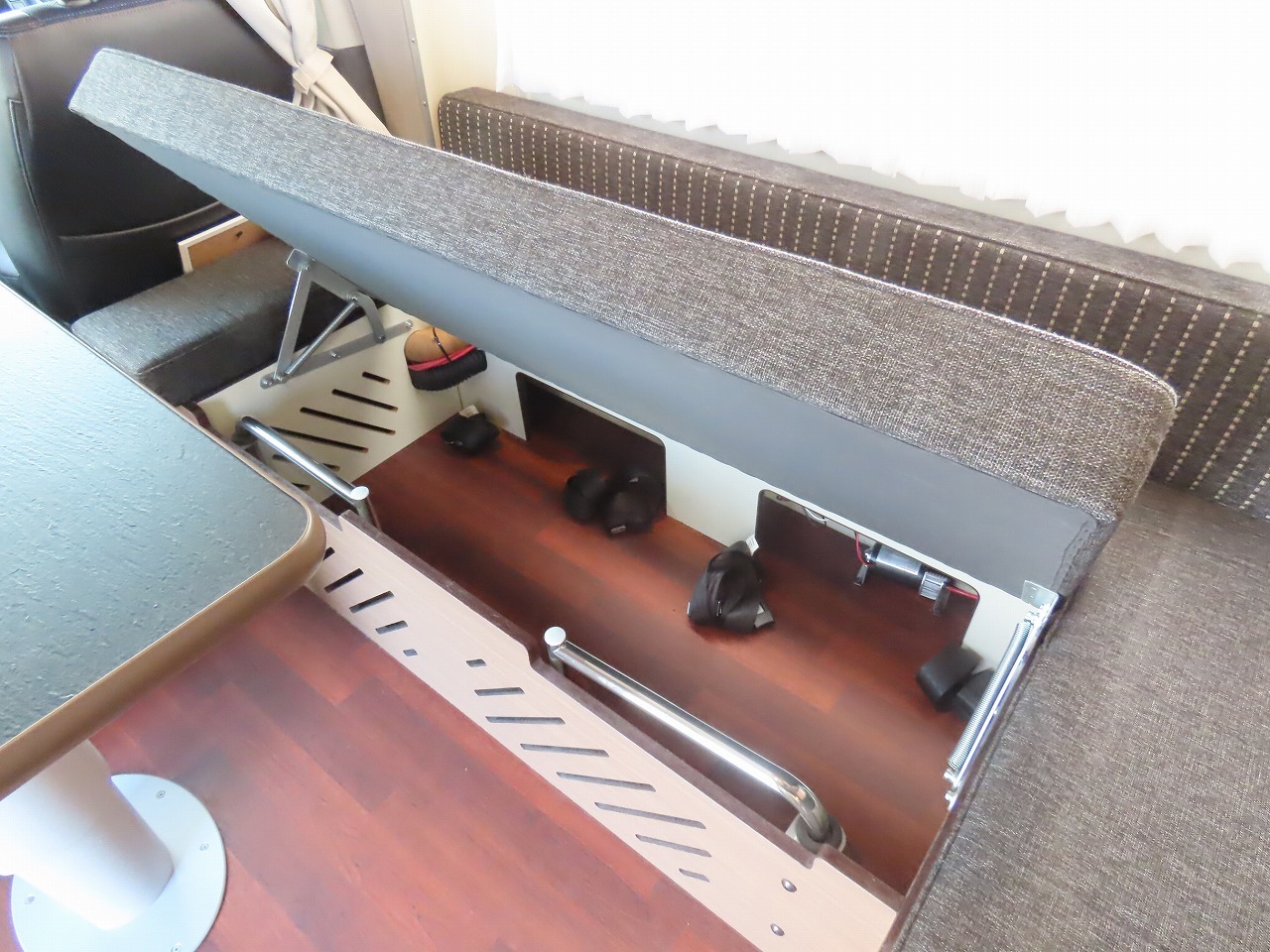 キャンピングカーキャブコン