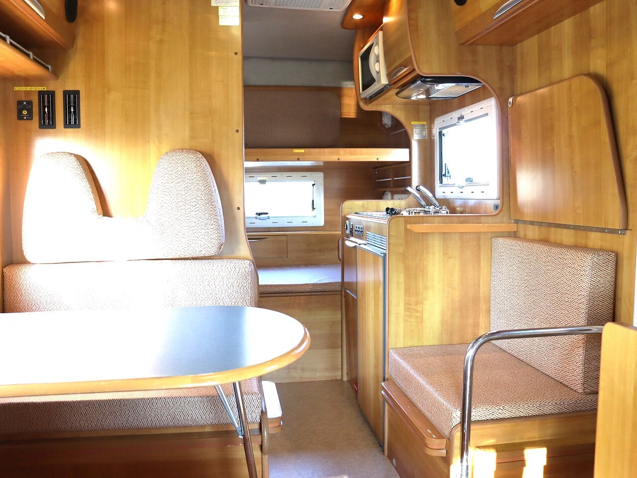 キャンピングカーキャブコン