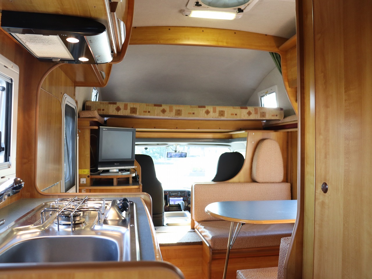 キャンピングカーキャブコン