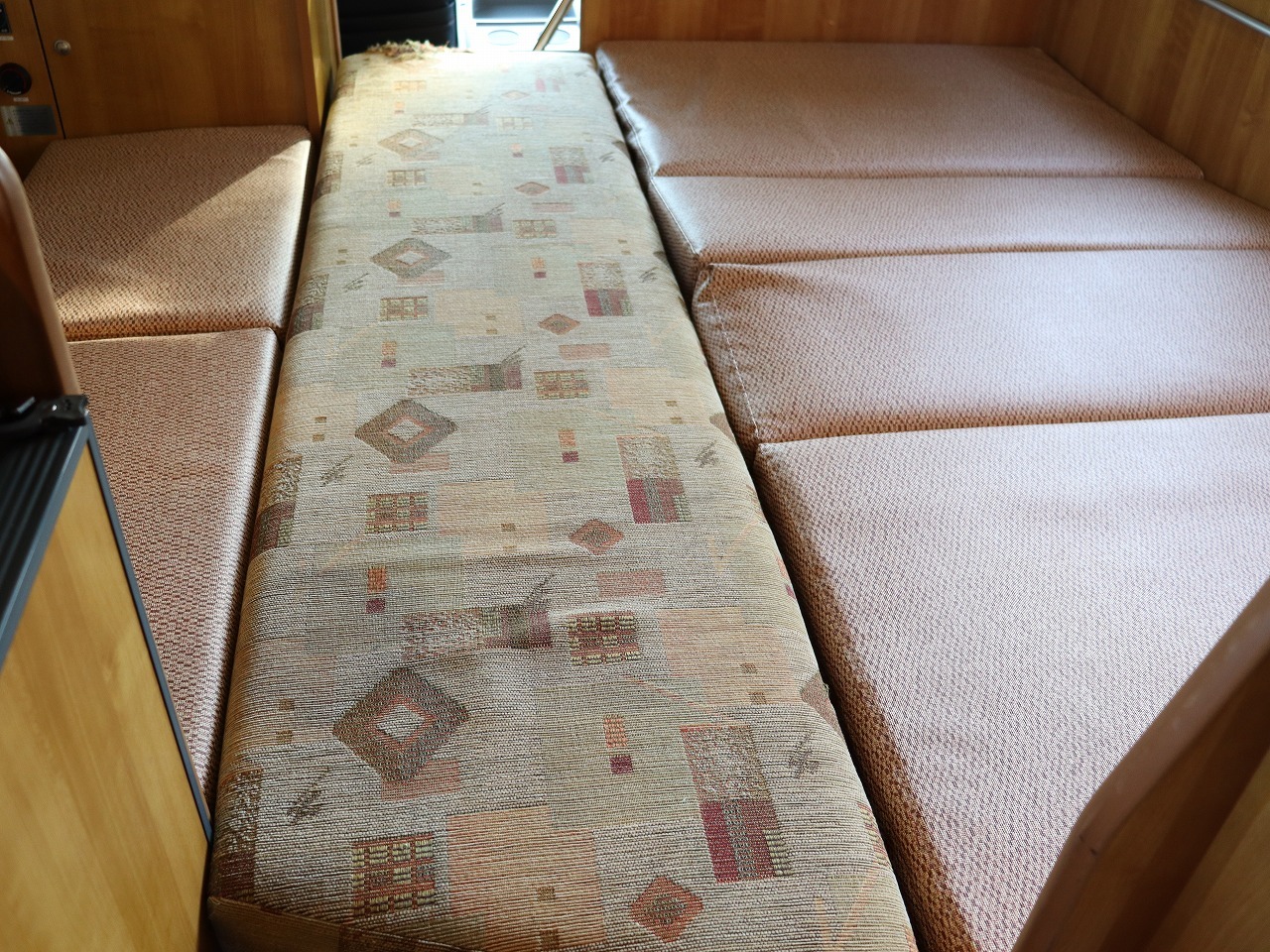 キャンピングカーキャブコン