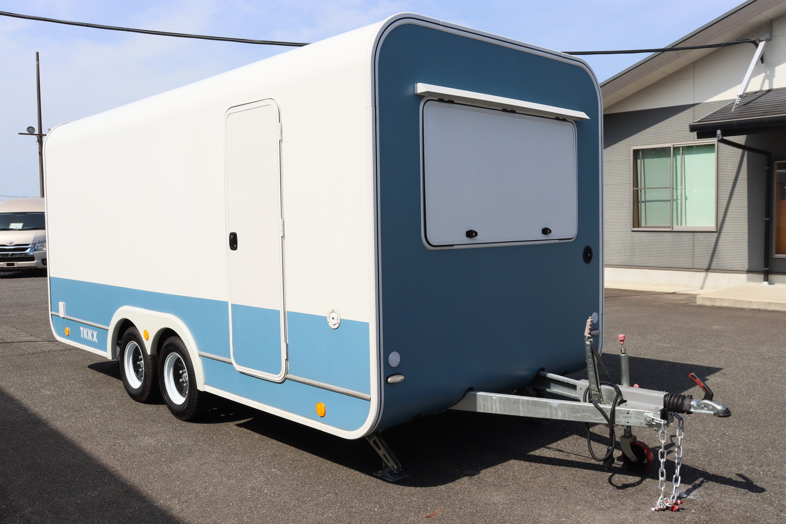 キャンピングカートレーラー