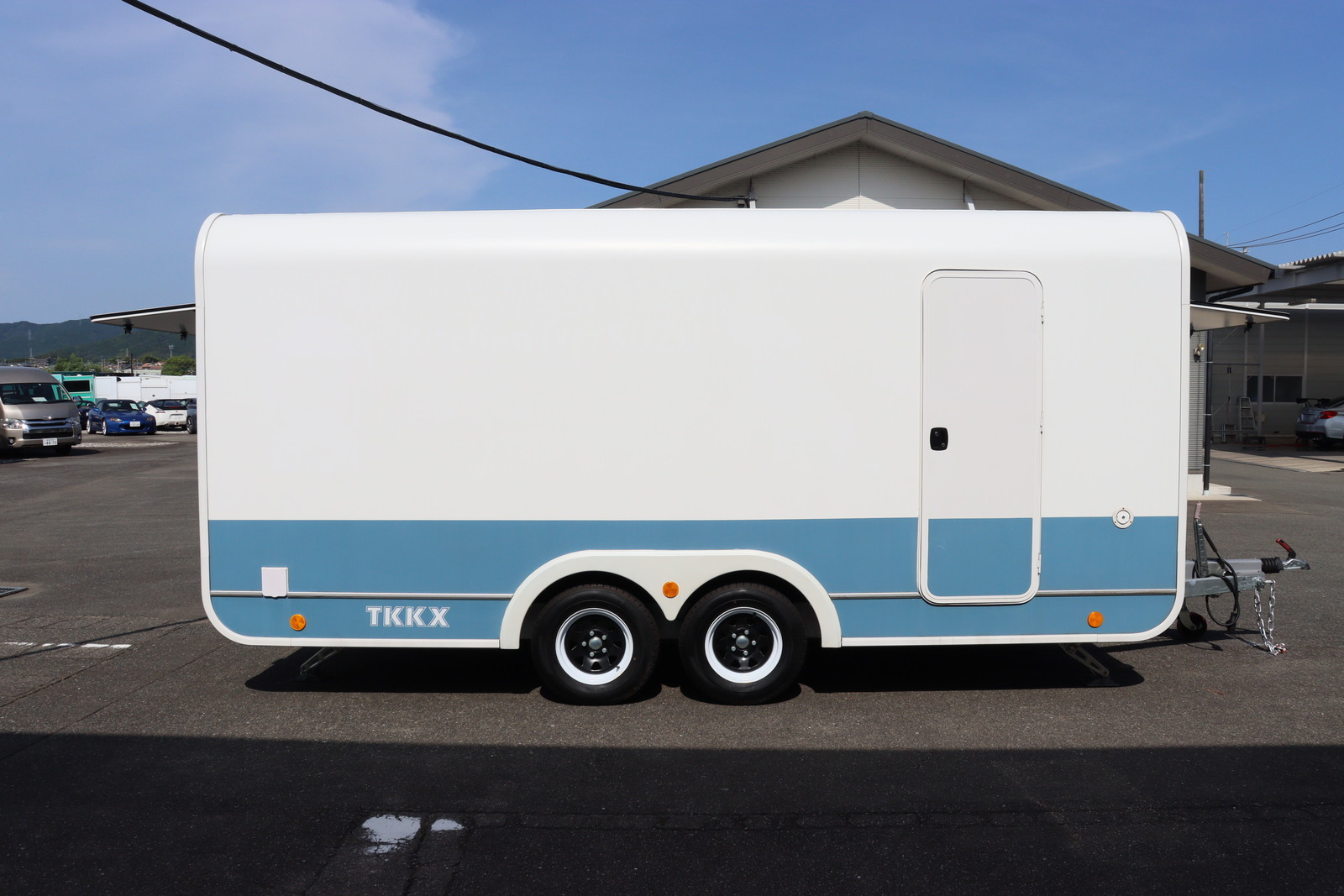 キャンピングカートレーラー