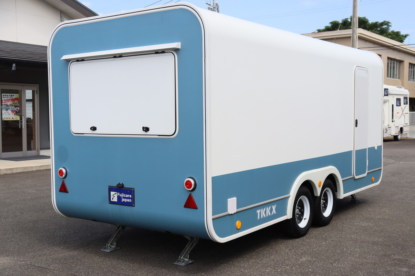 キャンピングカートレーラー