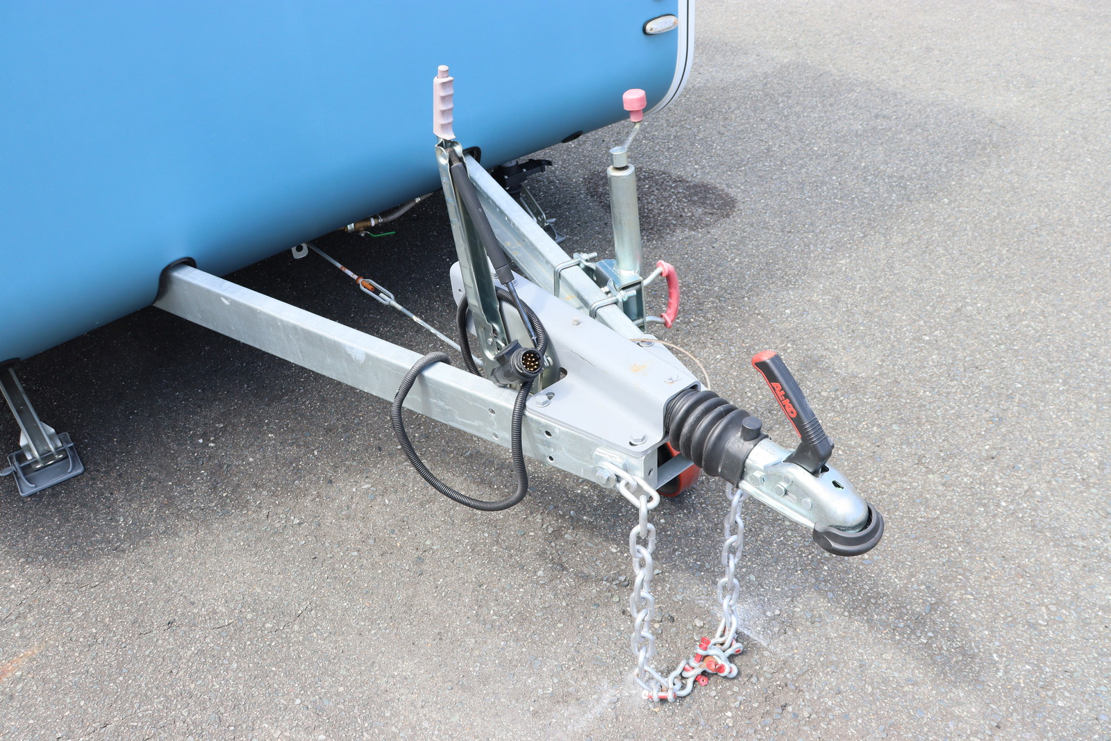 キャンピングカートレーラー