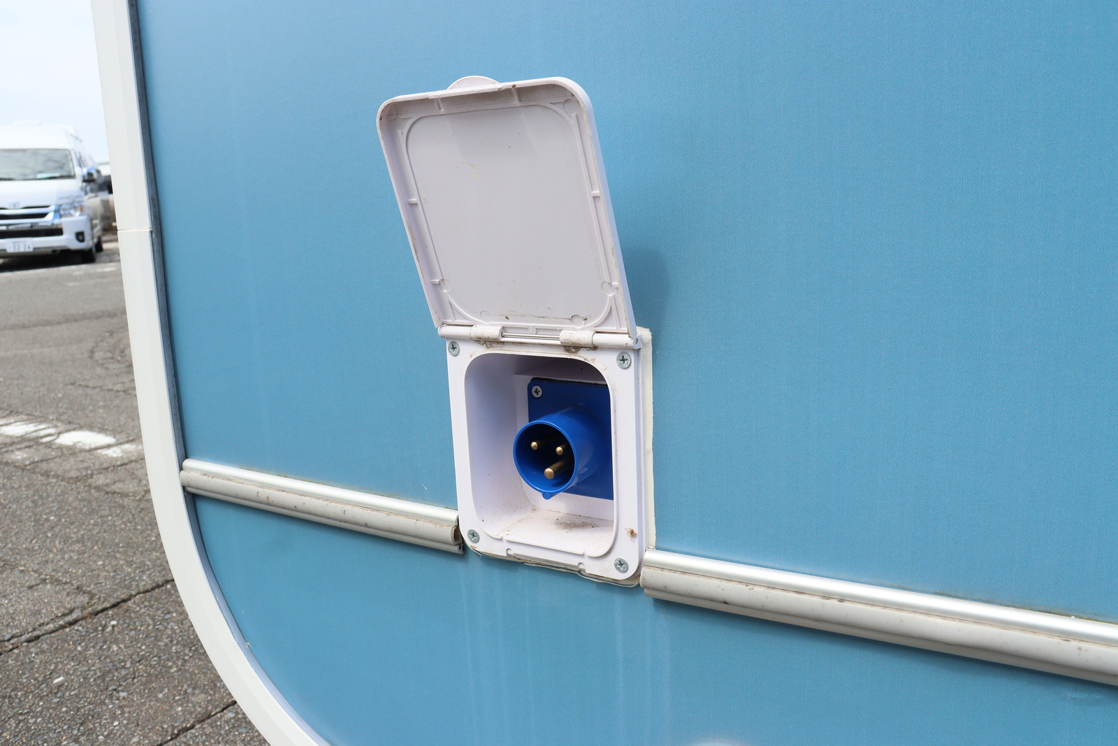 キャンピングカートレーラー