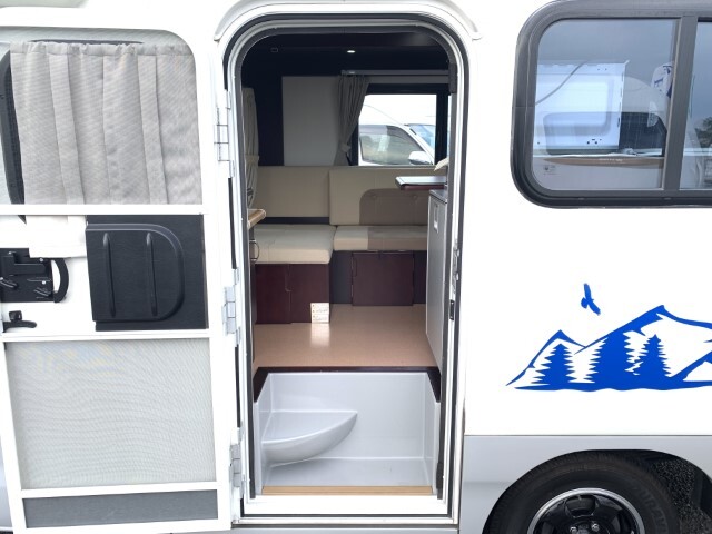 キャンピングカーキャブコン