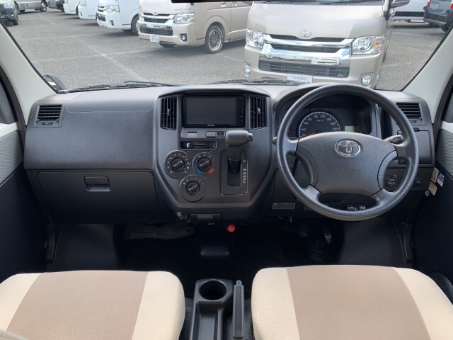 キャンピングカーキャブコン