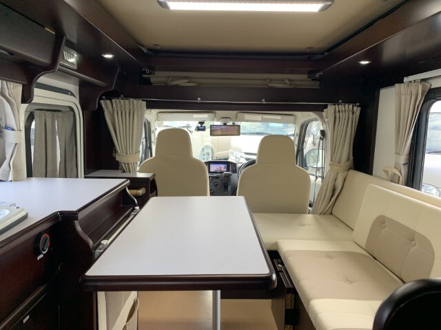 キャンピングカーキャブコン