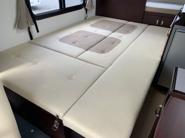 キャンピングカーキャブコン