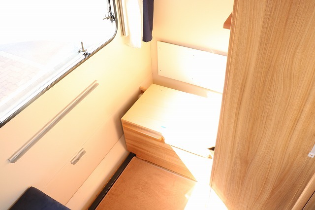 キャンピングカートレーラー