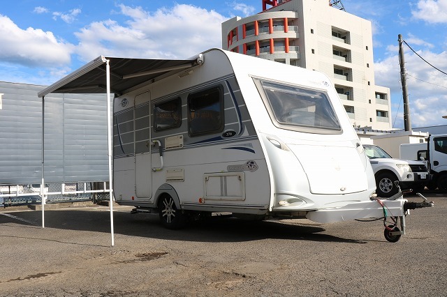 キャンピングカートレーラー