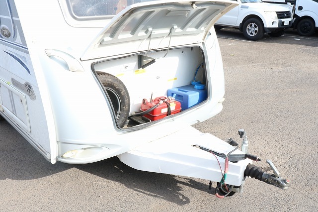 キャンピングカートレーラー