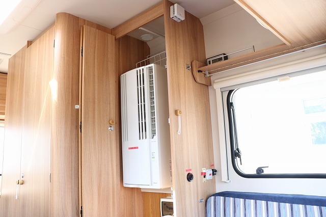 キャンピングカートレーラー