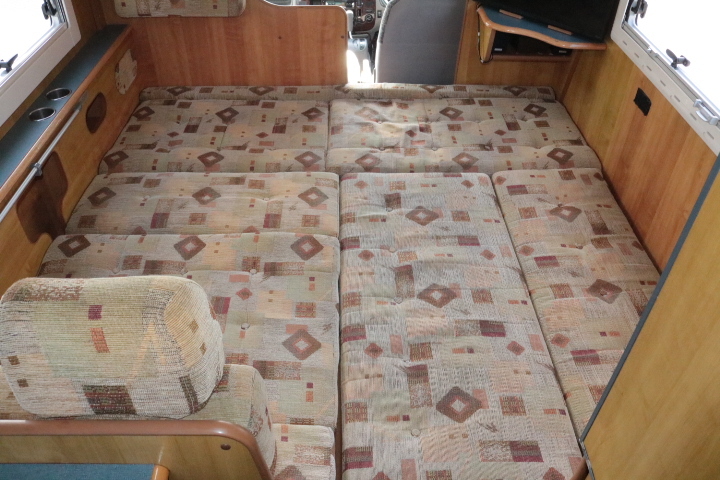 キャンピングカーキャブコン