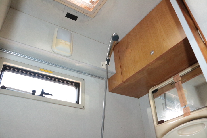 キャンピングカーキャブコン