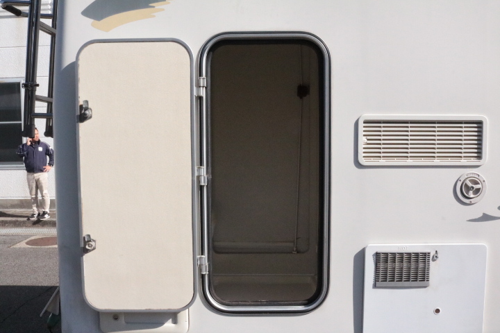 キャンピングカーキャブコン